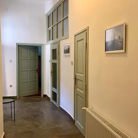 Historic Charm City-center 2 Bedroom Apartmán *