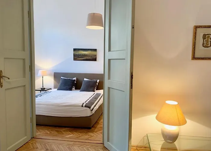 아파트 Historic Charm City-center 2 Bedroom *